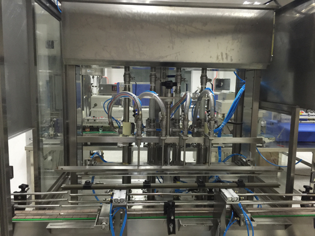 네 개의 머리 충전 기계.jpg