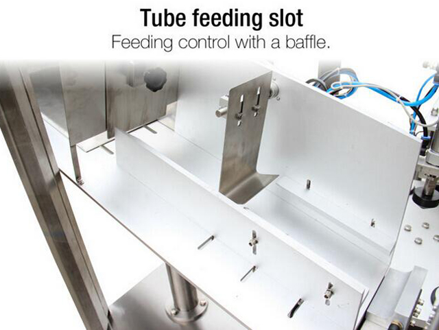 먹이 주는 장면.jpg