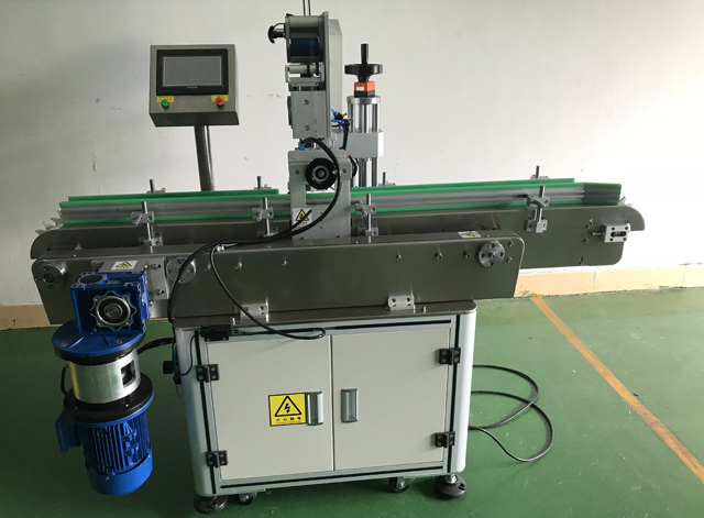 립스틱 라벨링 기계 맞춤형.jpg