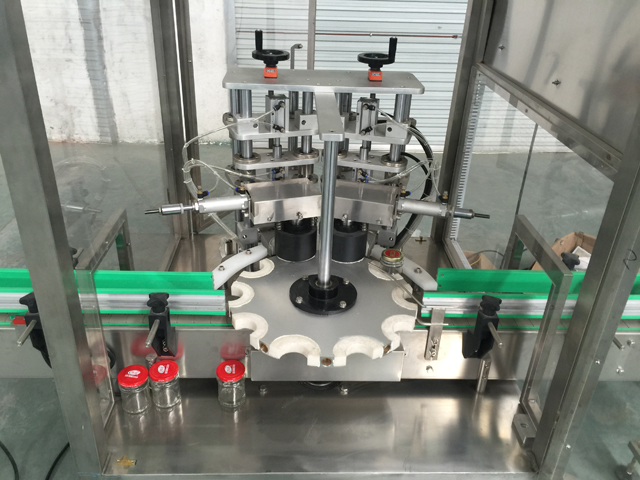 자동 시스템을 이용한 캡 진공 캡핑.jpg