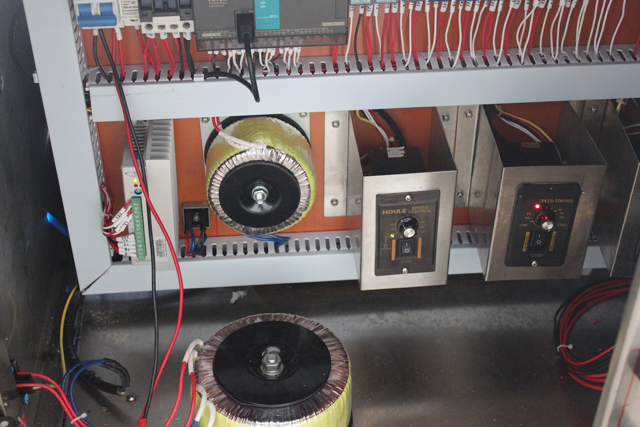 내부 기계 전자.jpg