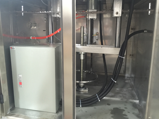 캔 내부 밀봉 캡핑 기계.jpg