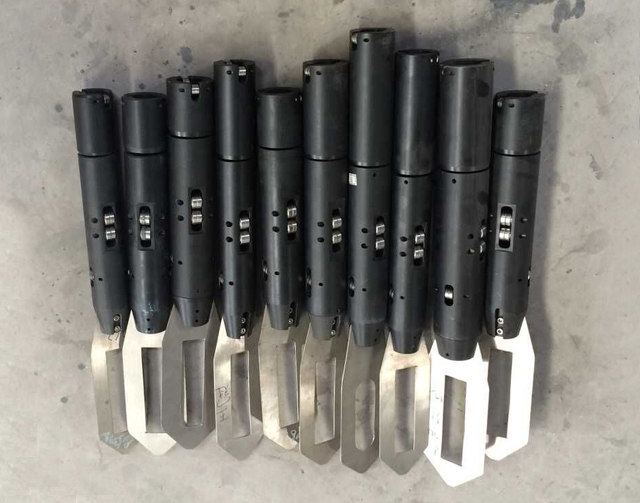 센터 포스트 슬리브 라벨링 기계.jpg