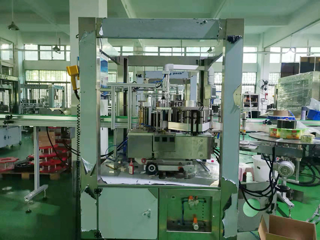 핫멜트 라벨 기계.jpg