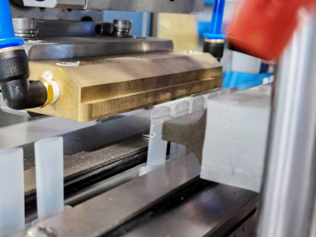 튜브 밀봉 근접 사진.jpg