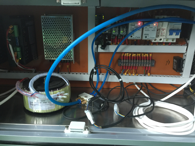 라벨링 기계용 전기 부품.jpg