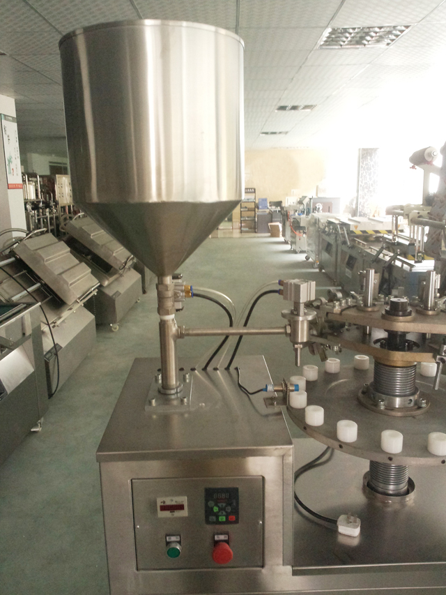 metal tubes filling sealing machine in stock 튜브 필러 실러 호퍼.jpg