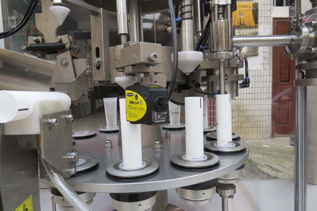 튜브 필러 실러 장비.jpg