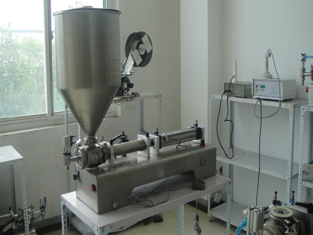 Full pneumatic liquid&paste filling machine 50-1000ML 호퍼 충진기가 있는 단일 헤드.jpg