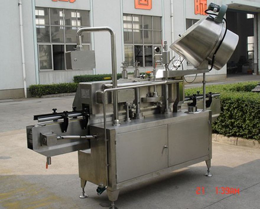 PLC-controlled system glass Jar twist off Steam Capper equipment vacuum capping machine for Glass Jars 트위스트 오프 진공 캡의 뒷면 샷.jpg