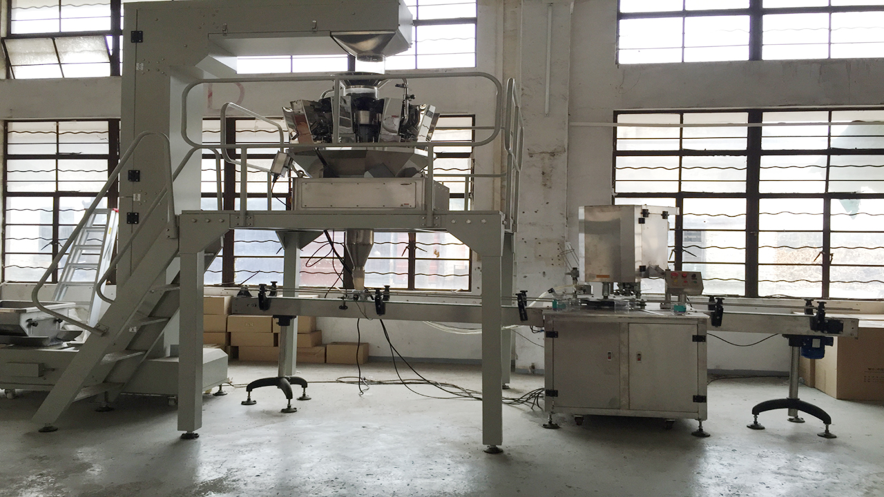 캔 충전 밀봉 기계.jpg