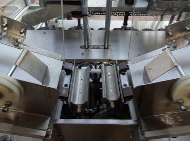 튜브 홀더용 슈트.jpg