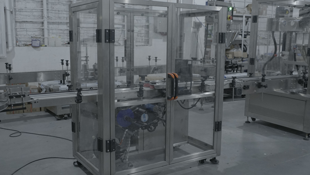 바닥 병 라벨링 기계.jpg