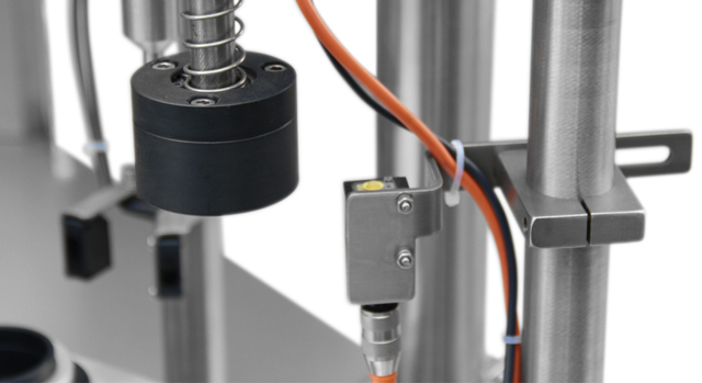 먹이 주는 장면.jpg