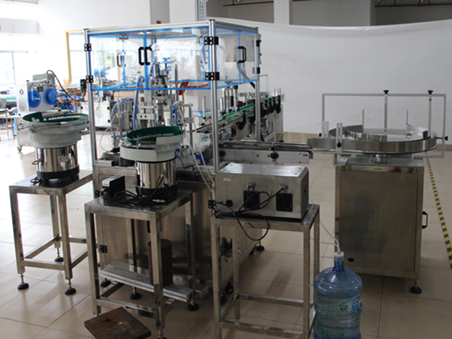 충전 캡핑 라벨링의 실제 사진.jpg