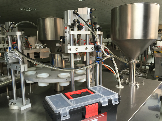 튜브 필러 실러 인 어 라인.jpg