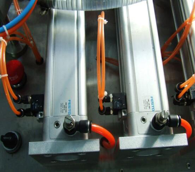 충전 기계용 클로즈업 사진.jpg