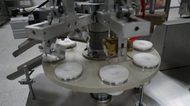 반자동 튜브 필러 실러 라인.jpg