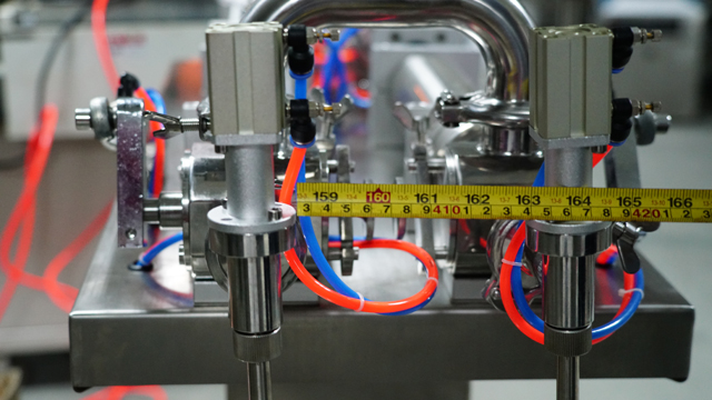 stainless steel connection part for whole filling machines SS Steel을 사용한 충전기.jpg