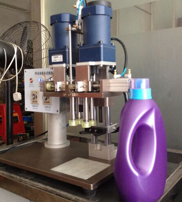 clear pictures for screw capping machinery 스크류 캡퍼 기계.jpg