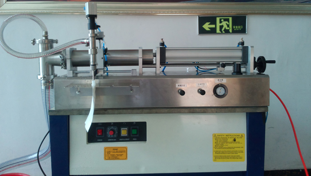 without hopper filling machine 호퍼 없는 스파우트 백 필러.jpg