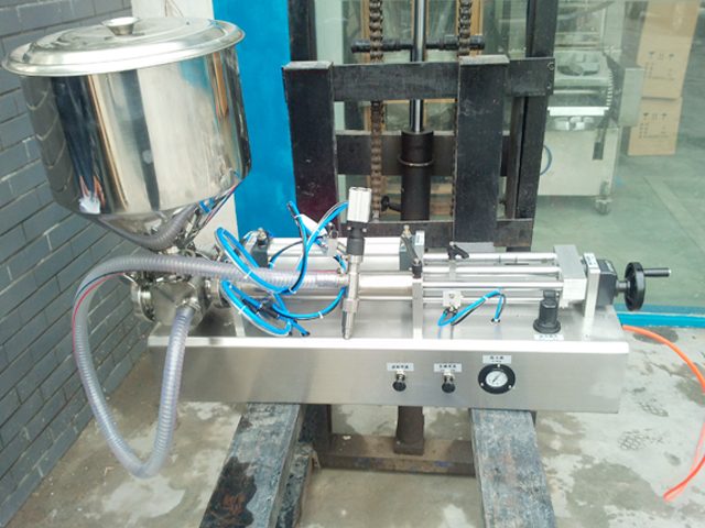 portable filling machine with handheld filling head 충전 기계 장비 반자동.jpg