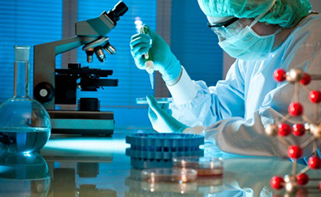 workers testing filling sealing samples 실험실-테스트-튜브-필러-실러.jpg