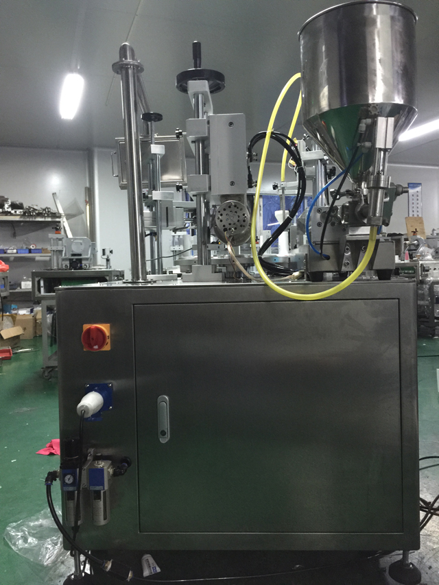tubes filling ultrasonic sealing machine semi automatic 튜브 충전 밀봉기의 뒷면.jpg