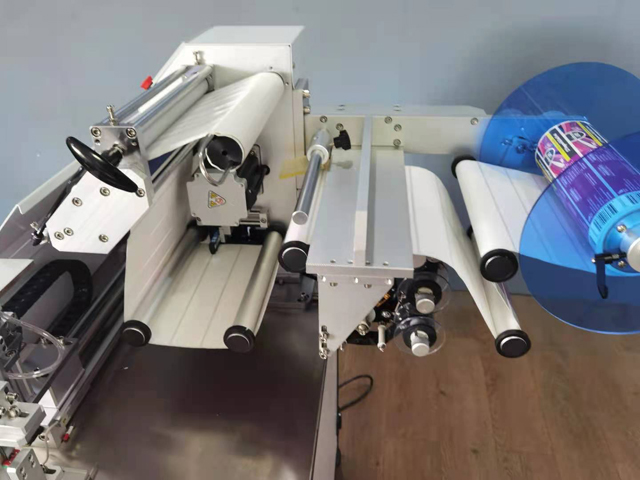 소시지 라벨링 기계 (3).jpg