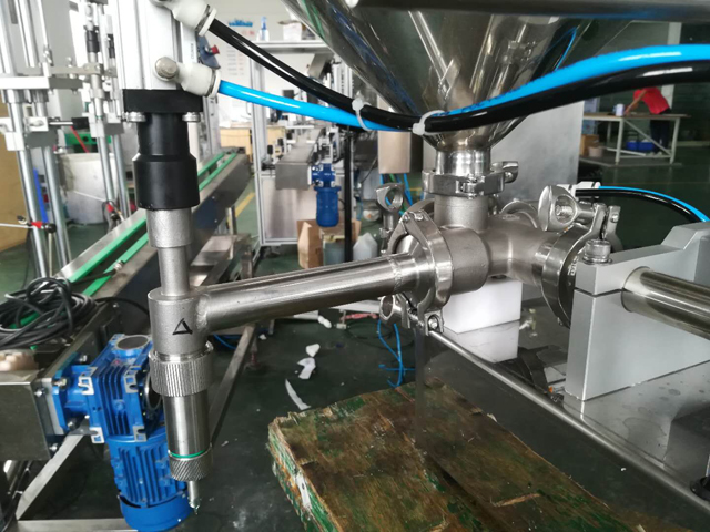 충전기용 노즐 부품.jpg