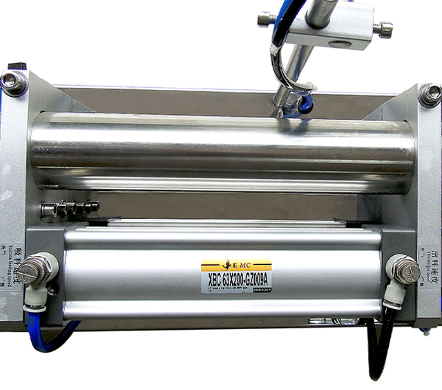 pneumatic filling machine manual for liquid cosmetic field 미국 고객을 위한 충전기 (3).jpg