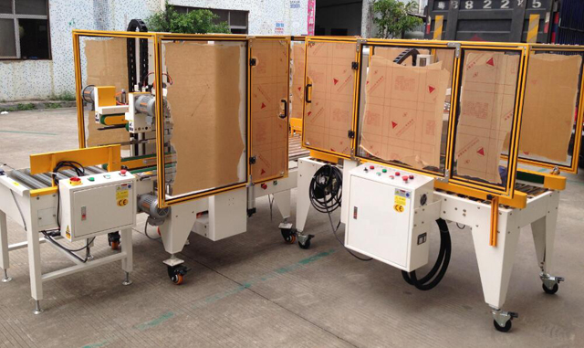 공장의 밀봉 기계.jpg