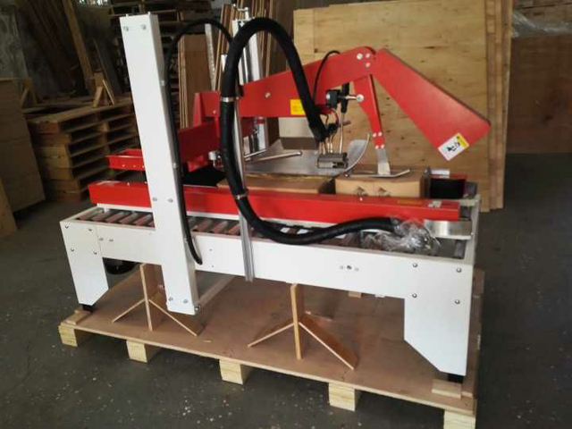 핫멜트 접착제 카톤 밀봉기.jpg